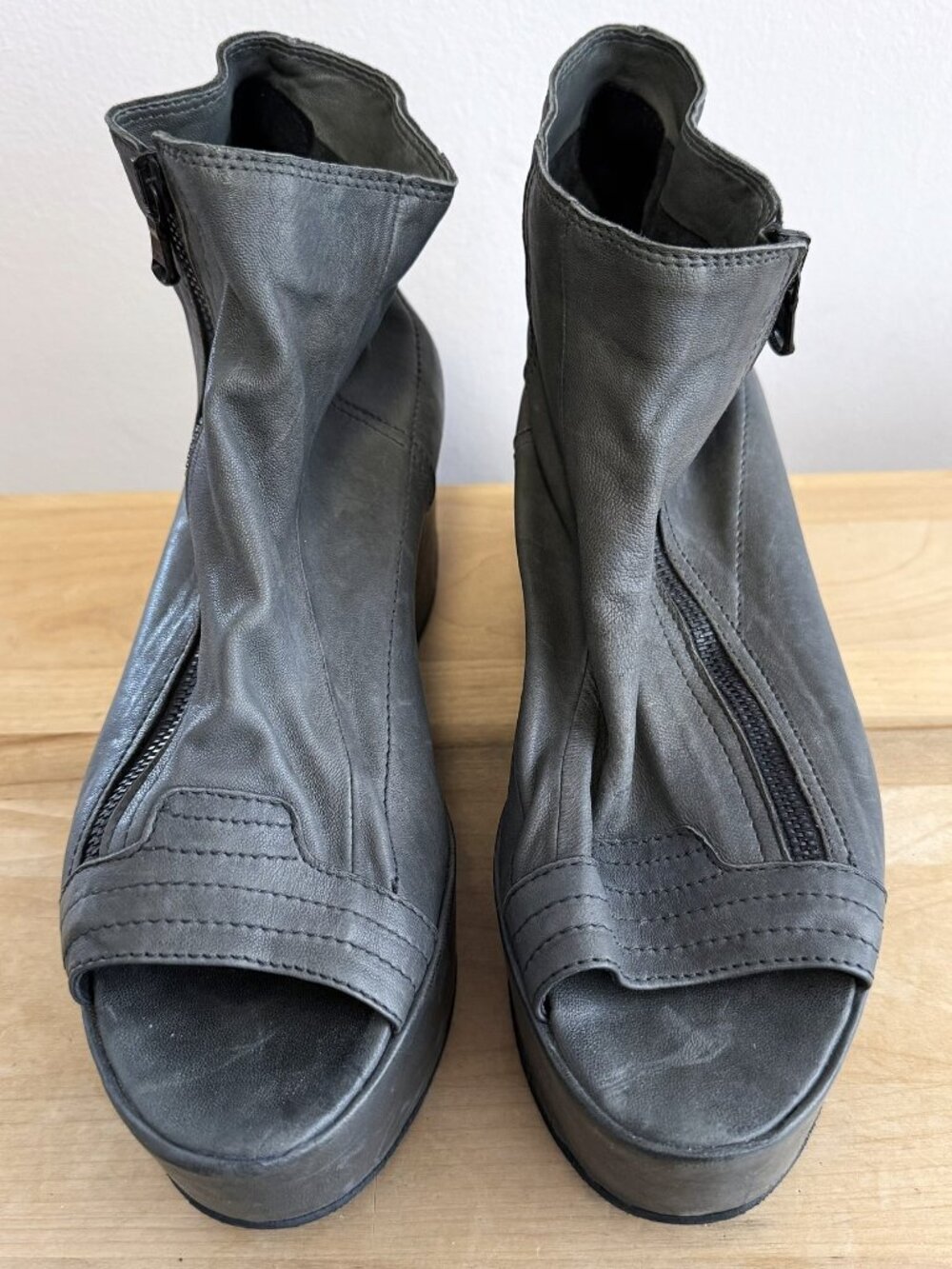 LD TUTTLE The Pixie Grey Leather Open Toe Ankle Booties Boots - size 40 / 10